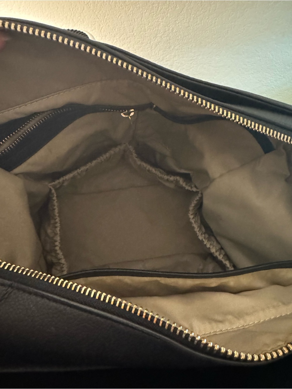 Mina Baie Black Leather Backpack - Modern Everyday Carry - Picture 7 of 7